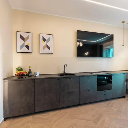 Maria Luxury